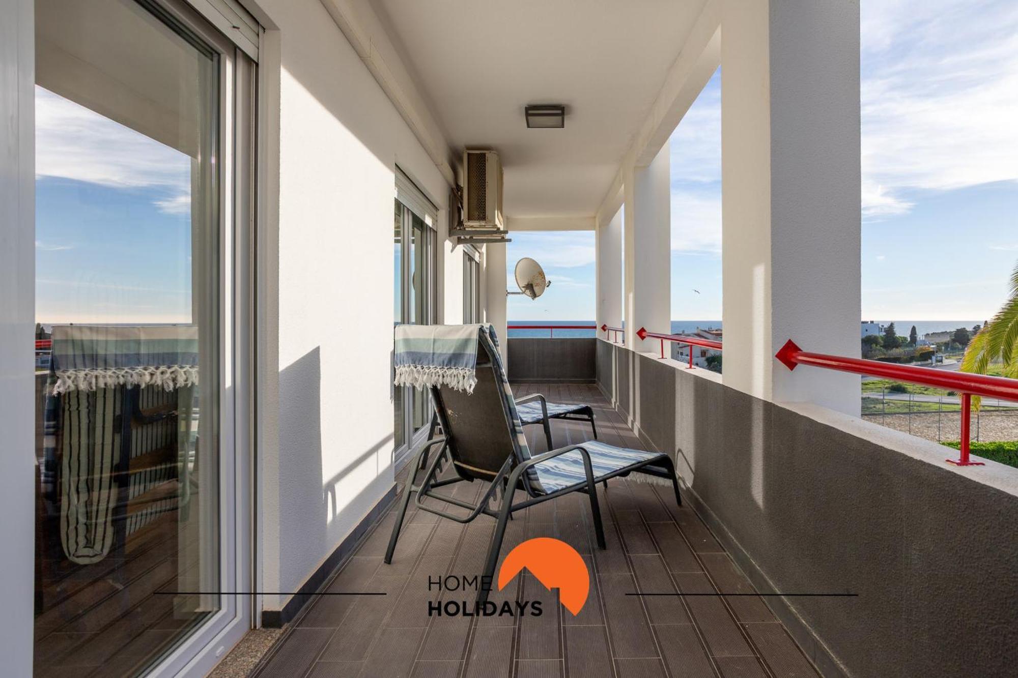 #193 Luxury Ocean View By Holidays Apartment Porches (Algarve)